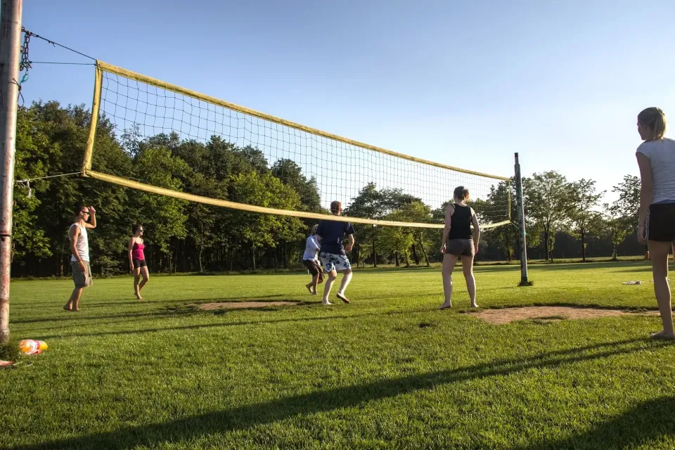 Voetbal en volleybalveld